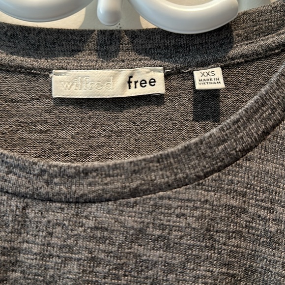 Wilfred Free - Cropped Long Sleeve - Size XXS - Grey - Great Condition!! - Picture 2 of 3